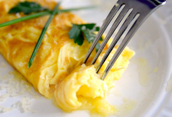 Как приготовить идеальный французский омлет: секреты нежности