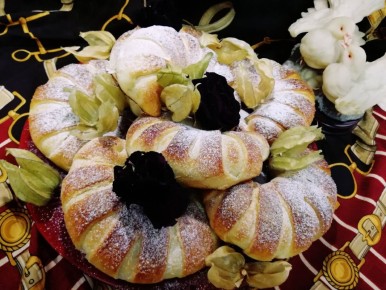 Теплота домашней выпечки: рогалики с творожной начинкой