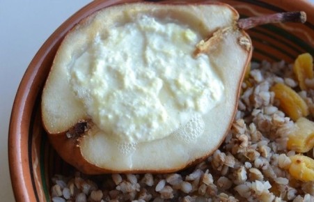 Гречневая каша с грушей