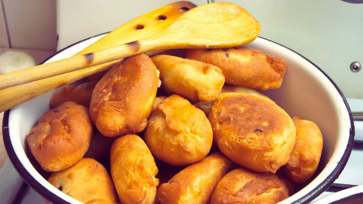 Как приготовить идеальные пирожки: секреты хрустящего теста и вкусных начинок