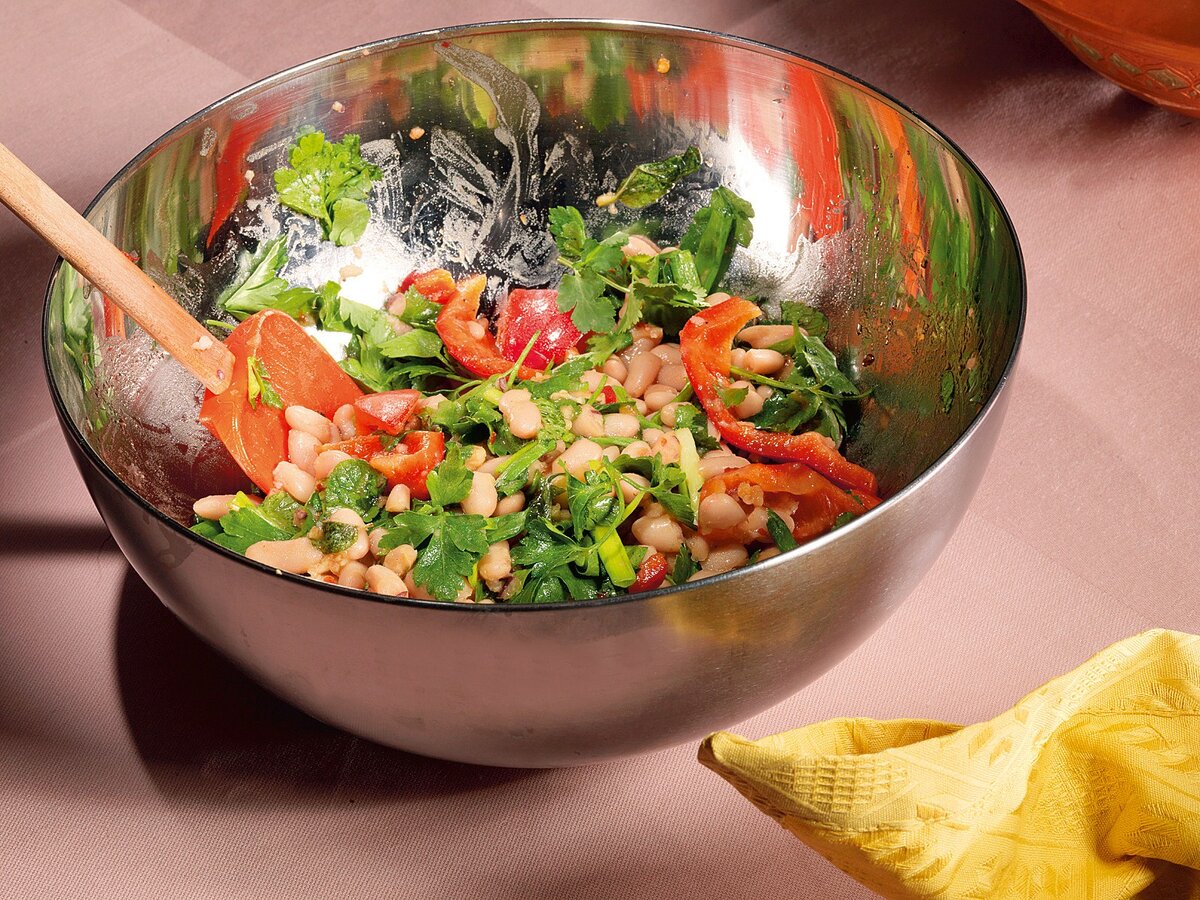 Пикантная белая фасоль с чили-соусом: просто и вкусно