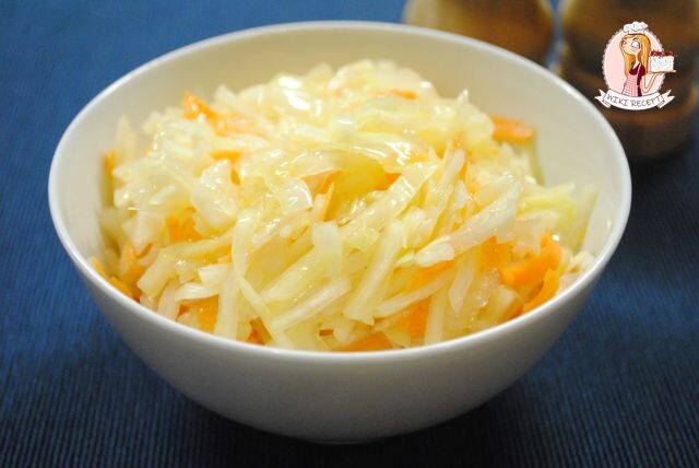 Классический салат из капусты с морковью, как в школьной столовой