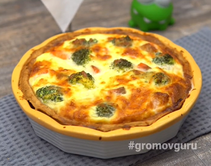 Нежный киш с красной рыбой и брокколи: вкус, который удивляет