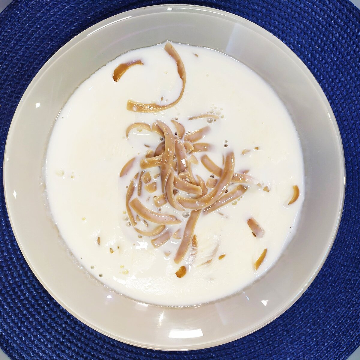 Легкий и вкусный завтрак: овсяная молочная лапша за считанные минуты