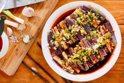 Баклажаны на пару: идеальное сочетание с соусом Лао Гань Ма