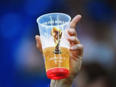 Президент РПЛ рассчитывает на возвращение продажи пива на стадионах