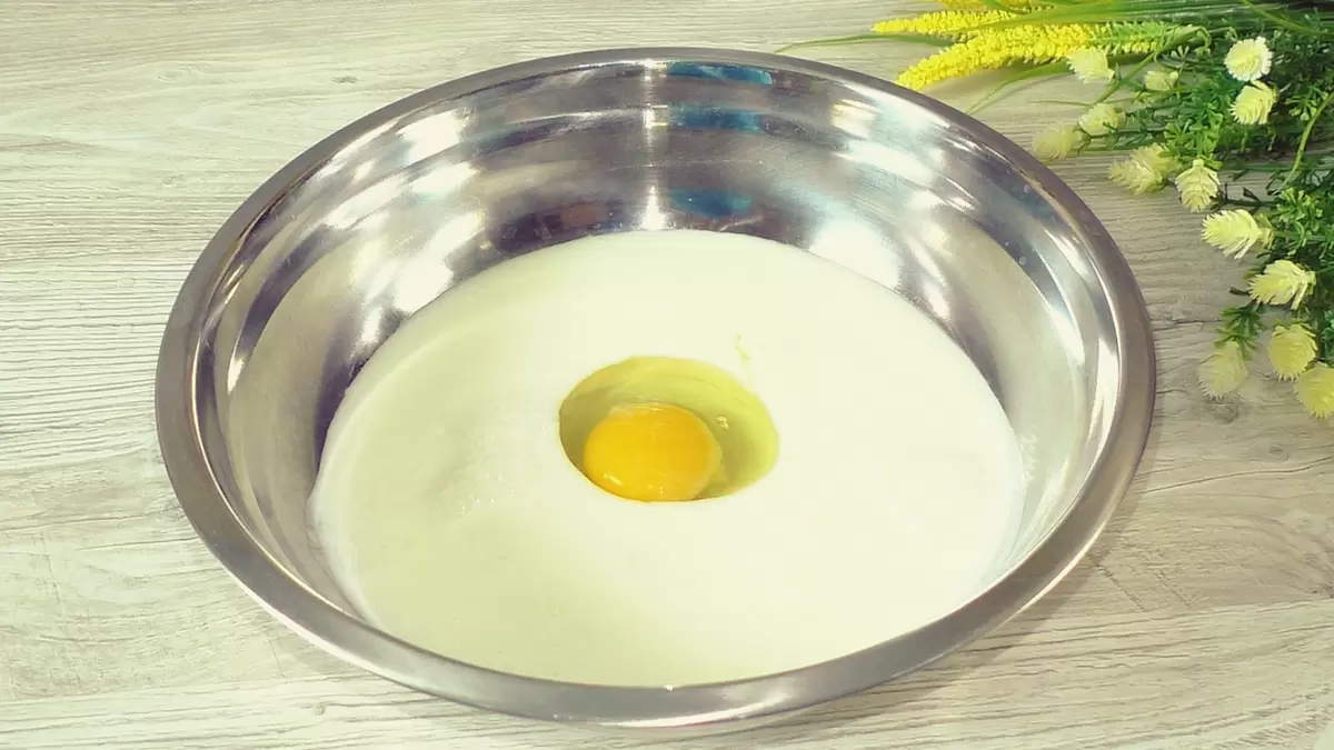 Нежные оладьи на кефире с сыром и зеленью: готовим быстро и вкусно