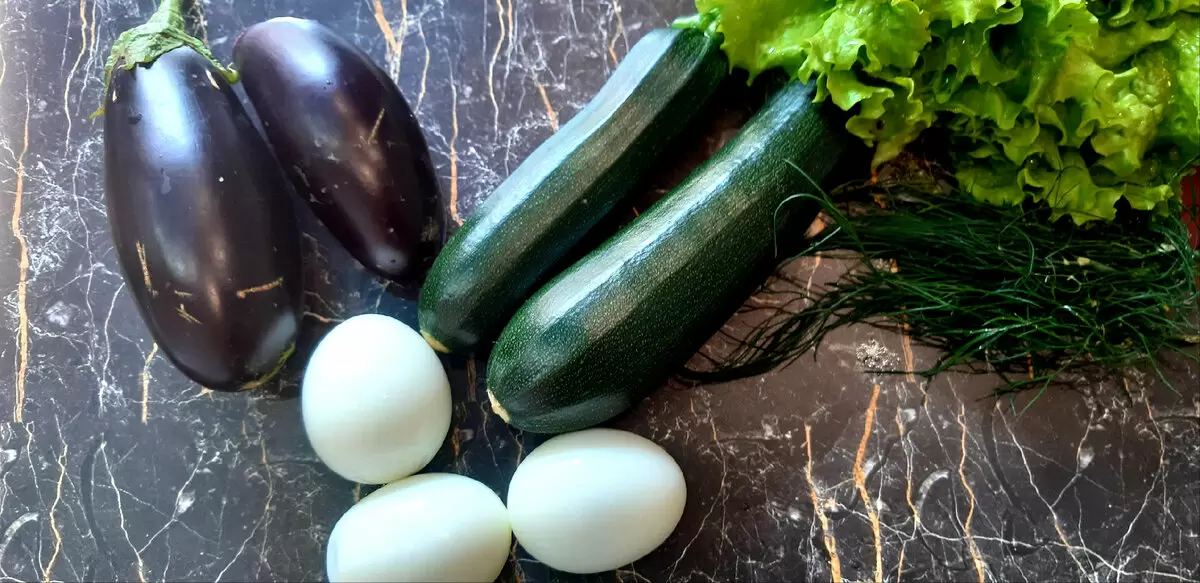 Летний салат с кабачками и баклажанами, который покорит ваши сердца