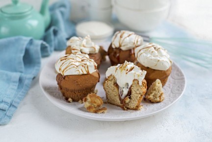 Идеальные банановые капкейки с карамельным соусом