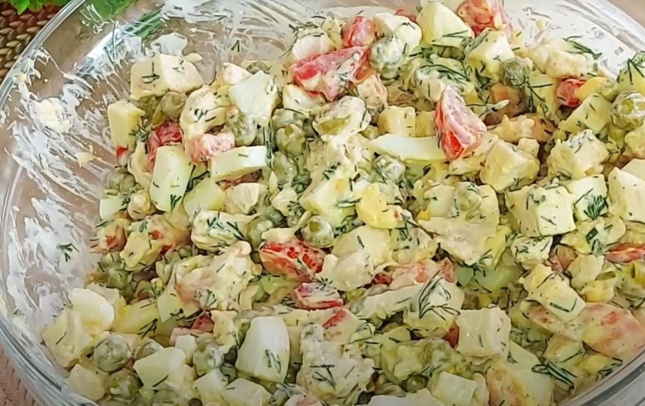 Вкусный и быстрый салат с курицей: идеальное решение для занятых вечеров