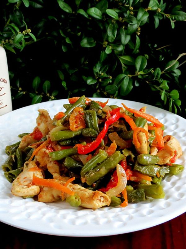 Вкусное разнообразие для детей: простое и полезное блюдо с курицей и фасолью